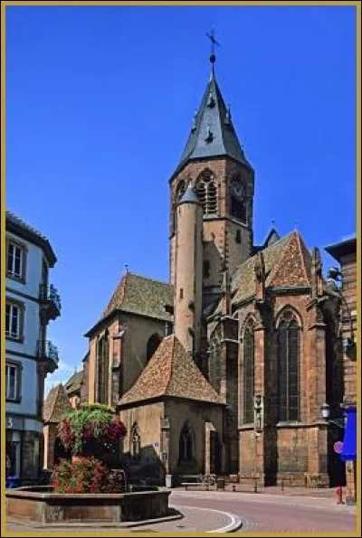 L'église Saint-Georges est construite à partir de...