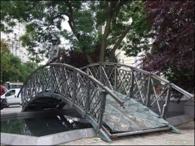 De quoi était fait le petit pont d'Yves Duteil ?