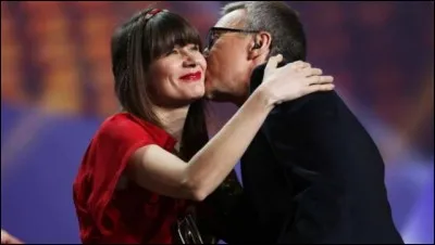 Avec quel chanteur Camille a-t-elle fait de nombreux duos ?