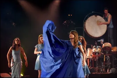 Qui a inspiré les paroles de la chanson "Twix" à Camille ?