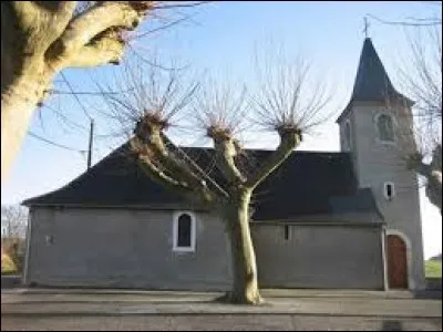 Voici l'église Saint-Étienne d'Ogenne-Camptort. Village des Pyrénées-Atlantiques, il se situe en région ...