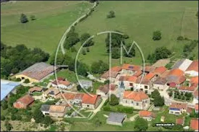 Prenons un peu de hauteur en survolant Villers-au-Vent. Village de l'ancienne région Lorraine, il se situe dans le département ...