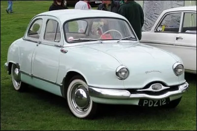 La Panhard Dyna Z avait une carrosserie en aluminium.
