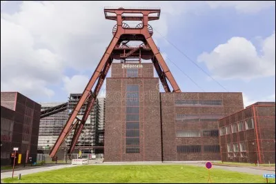 La cathédrale d'Aix la Chapelle - La mine de charbon Zollverein (Essen) - Le site palafittiques des Alpes - Les monuments romains et la cathédrale Notre Dame de Trèves