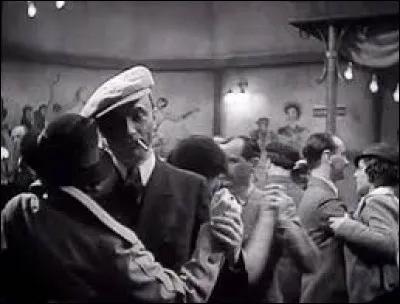 Quel bal doit son nom à un instrument de musique ?