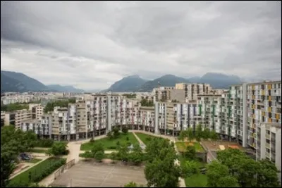 Dans quelle cité habitait-il avant (2008) ?