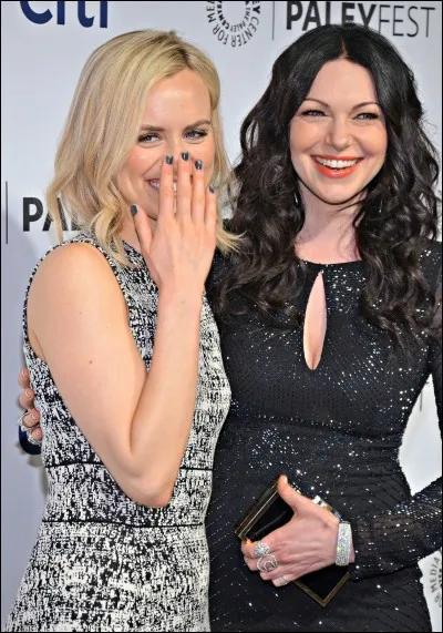 (Saison 1 épisode 9) 
Mr Healy a envoyé Piper au "trou", car cette dernière et Alex...