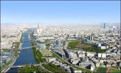 Habitants : 69 093. Devise : "De tout temps, j'ai des ailes". Sp&eacute;cialit&eacute; : le navet francilien. A voir : C La Vigne- Authentic Champagne Tour.A vu na&icirc;tre : Le&iuml;la Bekhti.Quelle est cette ville ?
