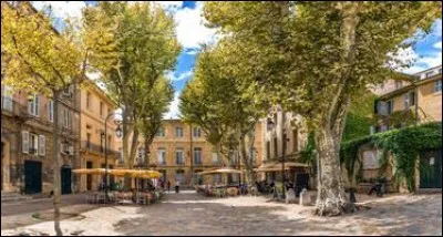 Habitants : 142 668. Devise : "Issu d'un sang noble". Sp&eacute;cialit&eacute; : les calissons. A voir : le cours Mirabeau. A vu na&icirc;tre : Paul C&eacute;zanne. Quelle est cette ville ?