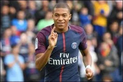 À quel prix le Paris-Saint-Germain a-t-il acheté Kylian Mbappé ?