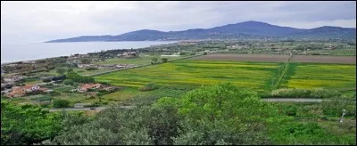 Il naquit à Bordeaux en 353, mourut non loin de Naples en 431.
Quelle région italienne abrite donc la tombe de Paulin de Nole poète et religieux latin ?