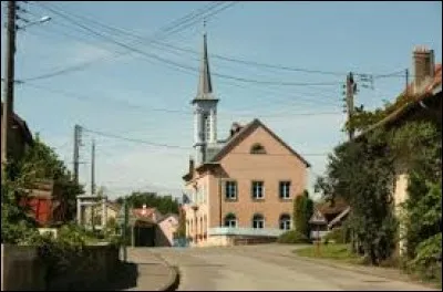 Commune de Bourgogne-Franche-Comté, dans l'arrondissement de Montbéliard, Issans se situe dans le département ...