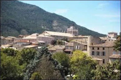 Petit village Drômois de 68 habitants, Poyols se situe en région ...