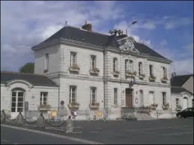 Ville du Centre-Val-de-Loire, dans l'arrondissement de Loches, Saint-Martin-le-Beau se situe dans le département ...