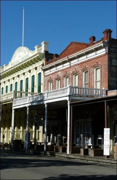 Quelle est la densité de population de la ville ?