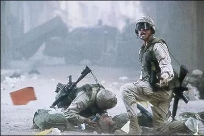 Dans quel pays se situe l'action de 'La Chute du Faucon Noir' ?