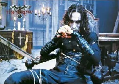 Quel est le nom de l'acteur qui incarne 'The Crow' ?
