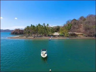 Cette île surnommée la Isla Chiquita est peuplée de lézards géants et la moins visitée des îles Canaries. Quel est son nom ?