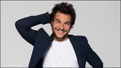 Complète cet extrait : 
"Tu me dis de regarder la vie en couleur, quand il fait noir autour de moi.
Sur le dos j'ai traîné pas mal de"...