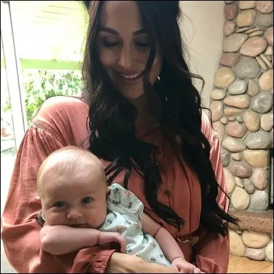 Comment s'appelle la fille de Brie Bella ?