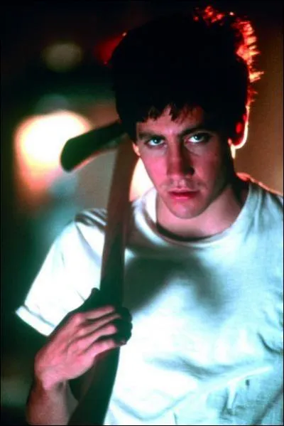 Dans 'Donnie Darko', quel personnage voit Donnie (Jake Gyllenhaal) et que les autres ne voient pas ?