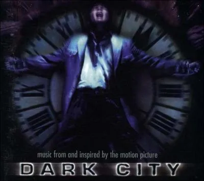 Quel acteur, rendu trs clbre grce  une srie tl, tient un rle secondaire dans le trs sombre 'Dark City' (1998) ?