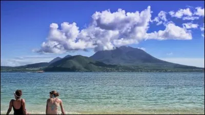 Etat insulaire formant une fédération - Le pays fait partie des toutes premières îles des Caraïbes colonisées par les Européens - Basseterre est la capitale de cet état - L'athlète Kim Collins, spécialiste des courses de sprint