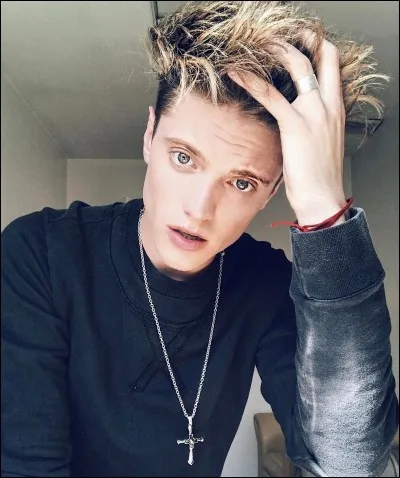 Dans "Soy Luna" il joue de :