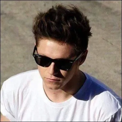 Quel est le nom de son premier album solo ?