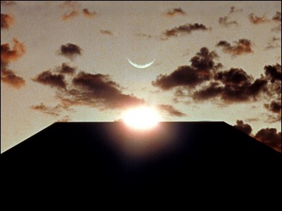 Cette scène fait partie du film "2001, l'Odyssée de l'espace".