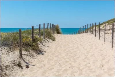 Laquelle de ces villes de France ne possède pas de plage ?
