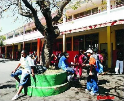 Combien de coll&egrave;ges compte la commune ?