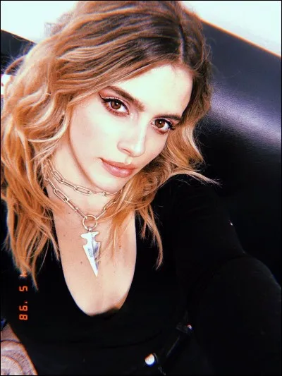 Elle joue le r&ocirc;le de :