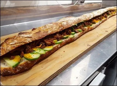 De quel animal 'chaud' est-il question lorsqu'on évoque un sandwich bien particulier ?