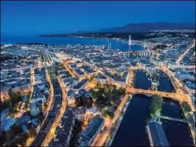 Genève est la plus grande ville de la Suisse.