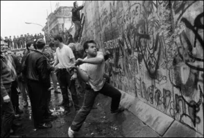 En quelle année a eu lieu la chute du mur de Berlin ?