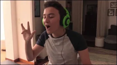 Comment appelle-t-il ses vidéos ?