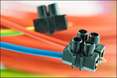 On appelle "sucre électrique", une petite pièce permettant de relier des fils électriques.