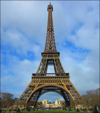Quelle est la hauteur de la tour Eiffel ?