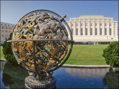 Dernière étape au Musée des Nations où nous nous plongeons dans les activités de l'Organisation des Nations Unies, mais dans quelle ville sommes-nous ?