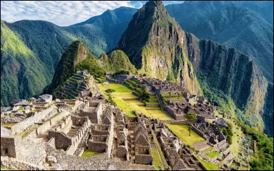 Quel peuple a construit l'ancienne cité du Machu Picchu, au Pérou ?