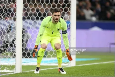 Qui est ce joueur de l'équipe de France ? ( Notre gardien de but juste MAGIQUE)