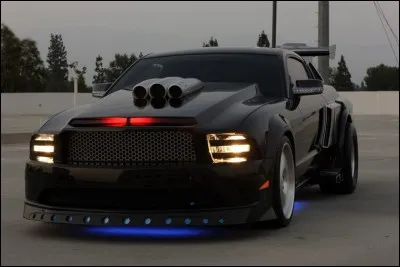 Dans un film de James Bond, ça roule pour elle.