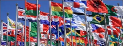 Sur le drapeau de quel pays n'y a-t-il pas de croix ?