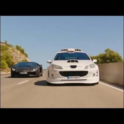 Quel beau chanteur a eu d'innombrables chances de chanter sur les musiques d'un célèbre film ?