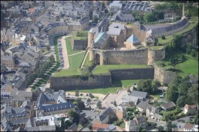 Habitants : 17 248 
Devise : "De la robustesse de tous les côtés" 
Spécialité : Le rocroi 
À voir : Le château 
A vu naître : Yannick Noah 
Quelle est cette ville ?
