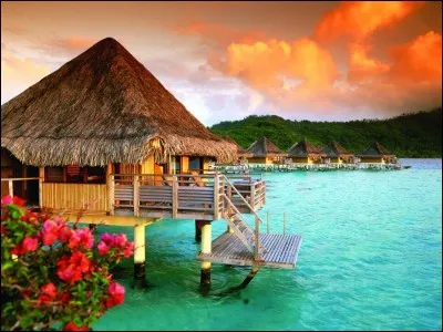 Quelle(s) île(s) se trouve(nt) justement dans l'océan Pacifique ?