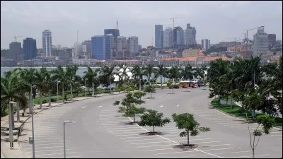 De quel pays dont la capitale est Luanda, le portugais est-il la langue officielle ?