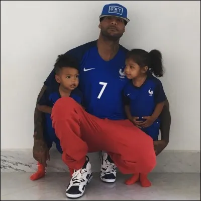 Comment se nomment ses 2 enfants ? ( Ceux qui figurent sur la photo )