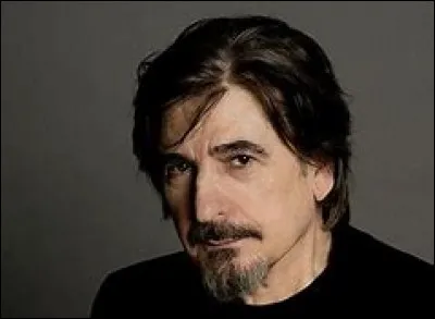 Quel est le vrai nom de ce chanteur ?